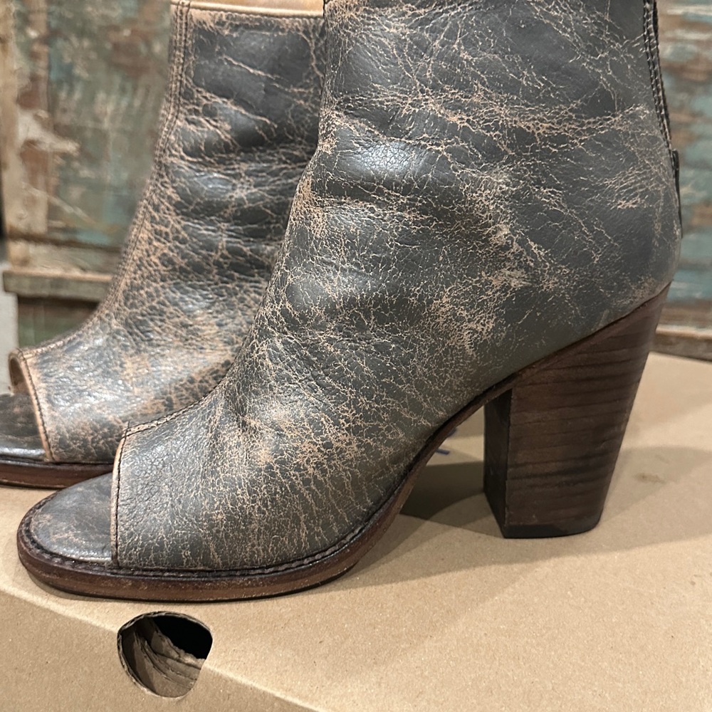Bed Stu 6.5 size Distressed Gray Peep-Toe Ankle Boots - Picture 2 of 8